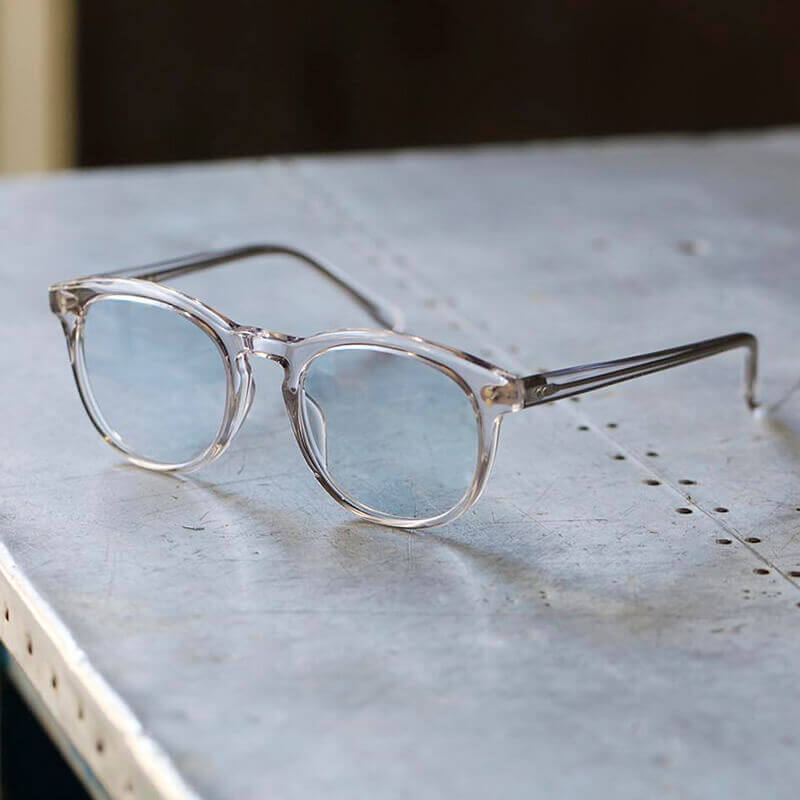 ジョン・レノンが愛用した伝説の眼鏡「メイフェア」が白山眼鏡店から 