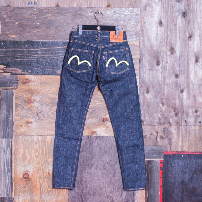 エヴィスが作る美しいテーパードシルエットのジーンズ、Lot.2000T 