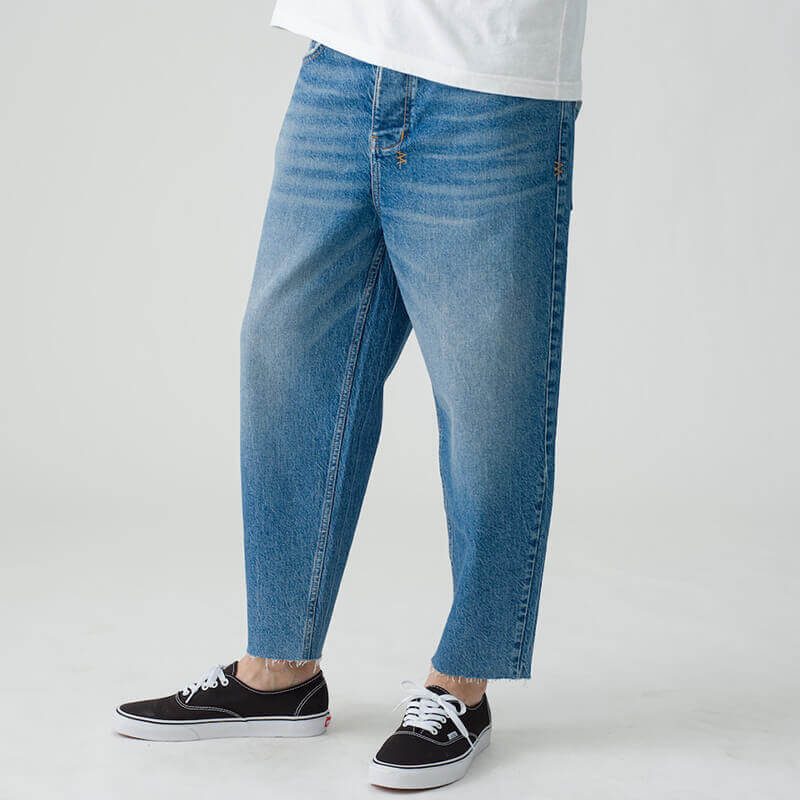 名店ロン・ハーマンがTSUBIの特別なジーンズを発売開始 – 時代を超えて 