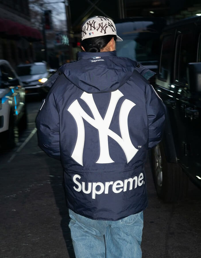 Supreme 2022年一発目のアイテムはNYヤンキースとコラボし、GORE-TEXで