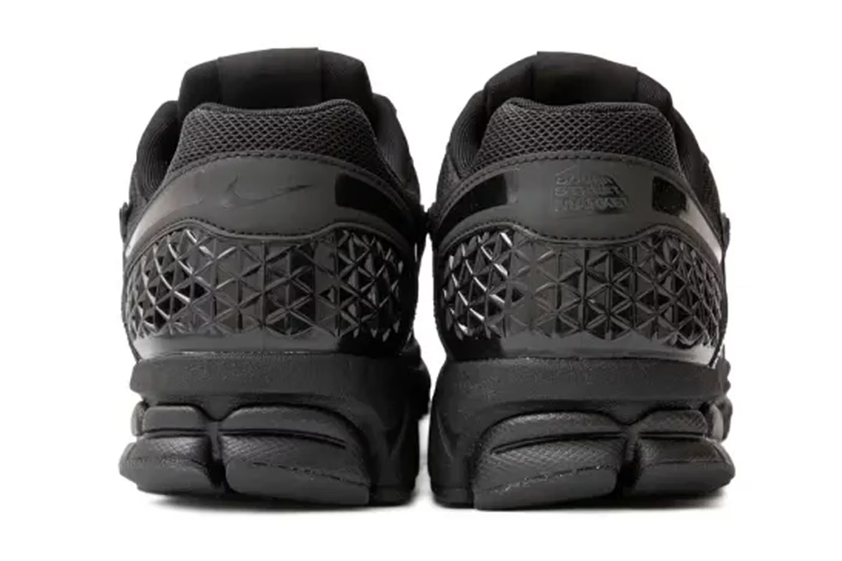 DOVER STREET MARKET x Nike Zoom Vomero 5 Black