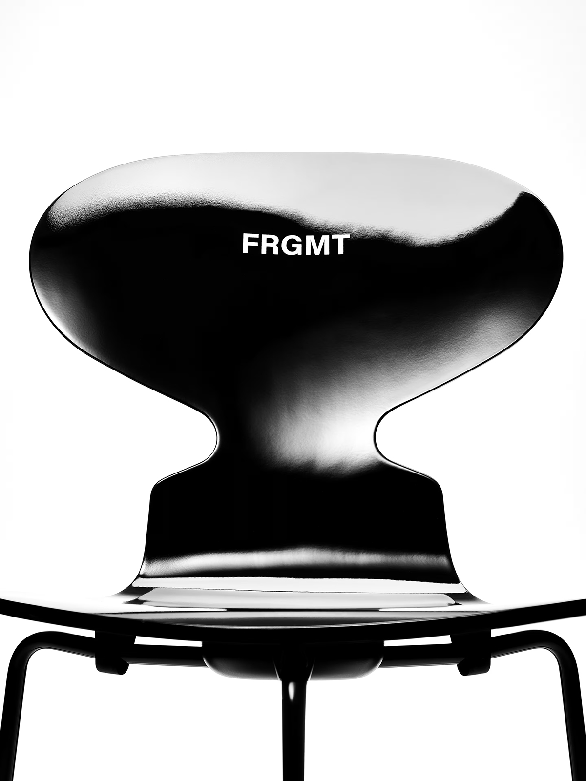 FRITZ HANSEN x fragment design Part2 A STOOL FOR GUITARISTS