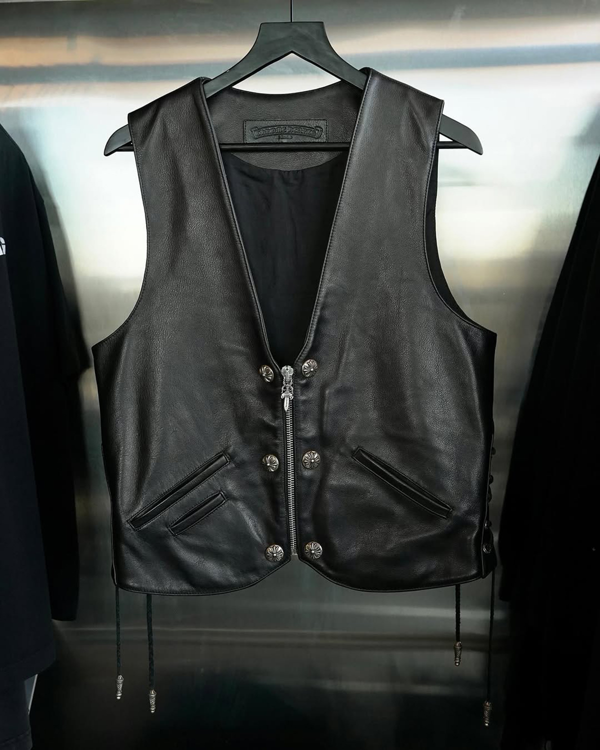 名品カタログ Vol4 CHROME HEARTS Filigree Cross Leather Vest