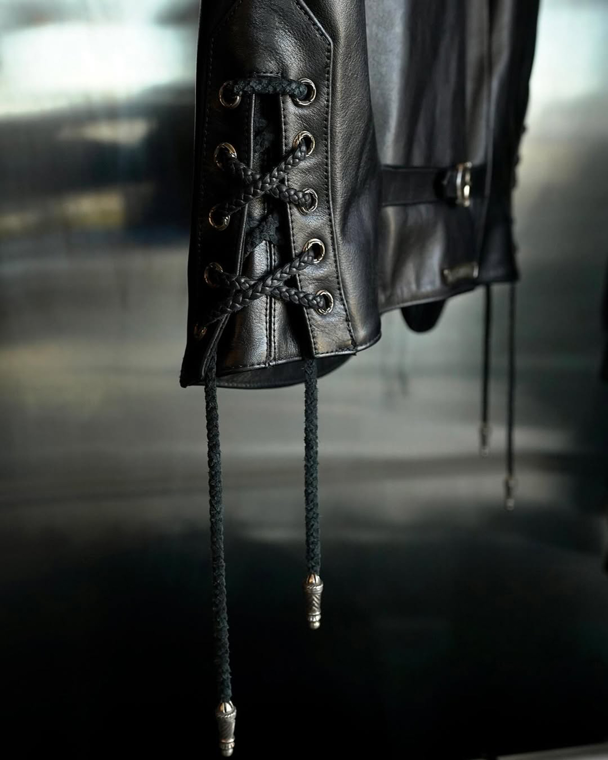 名品カタログ Vol4 CHROME HEARTS Filigree Cross Leather Vest