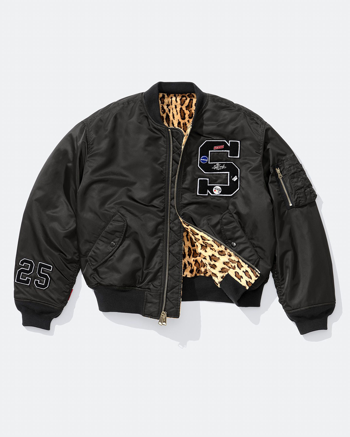 Supreme と GOODENOUGH がコラボ、アーカイブを再解釈した