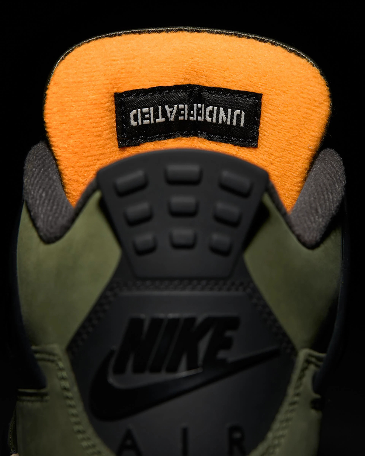 JORDAN BRAND x UNDEFEATED Air Jordan 4 x UNDEFEATED