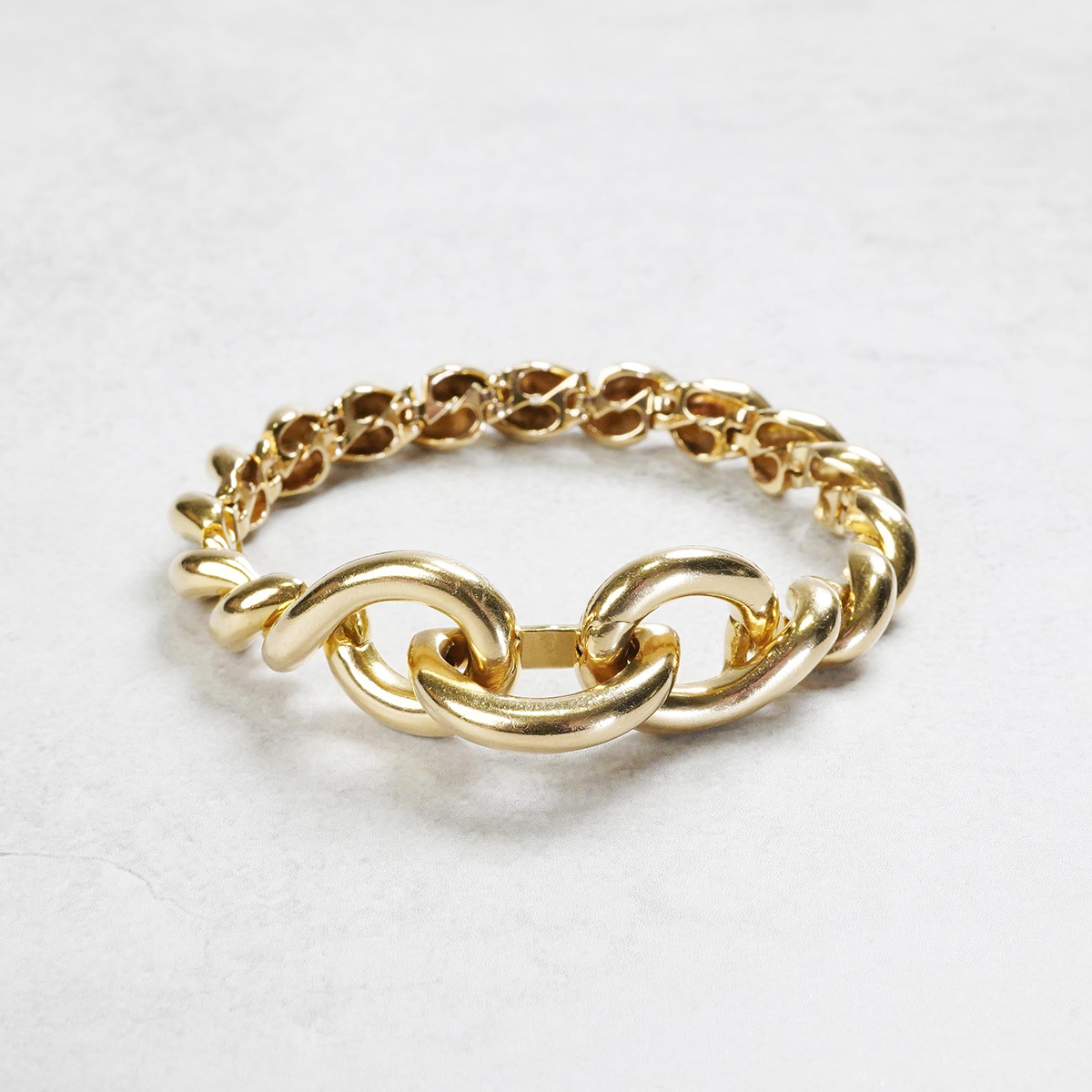 HERMÈS Torsade Bracelet MM Yellow Gold