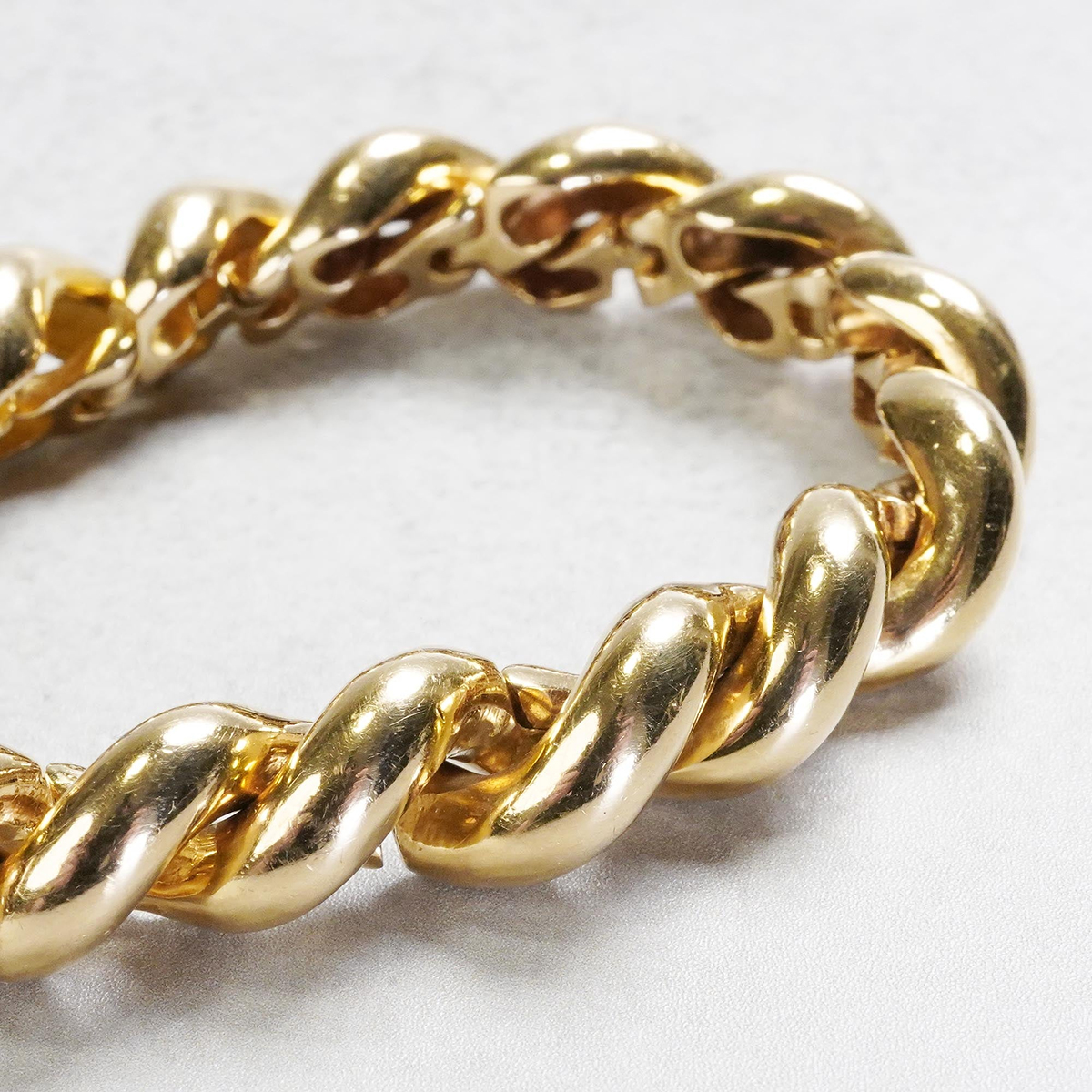 HERMÈS Torsade Bracelet MM Yellow Gold