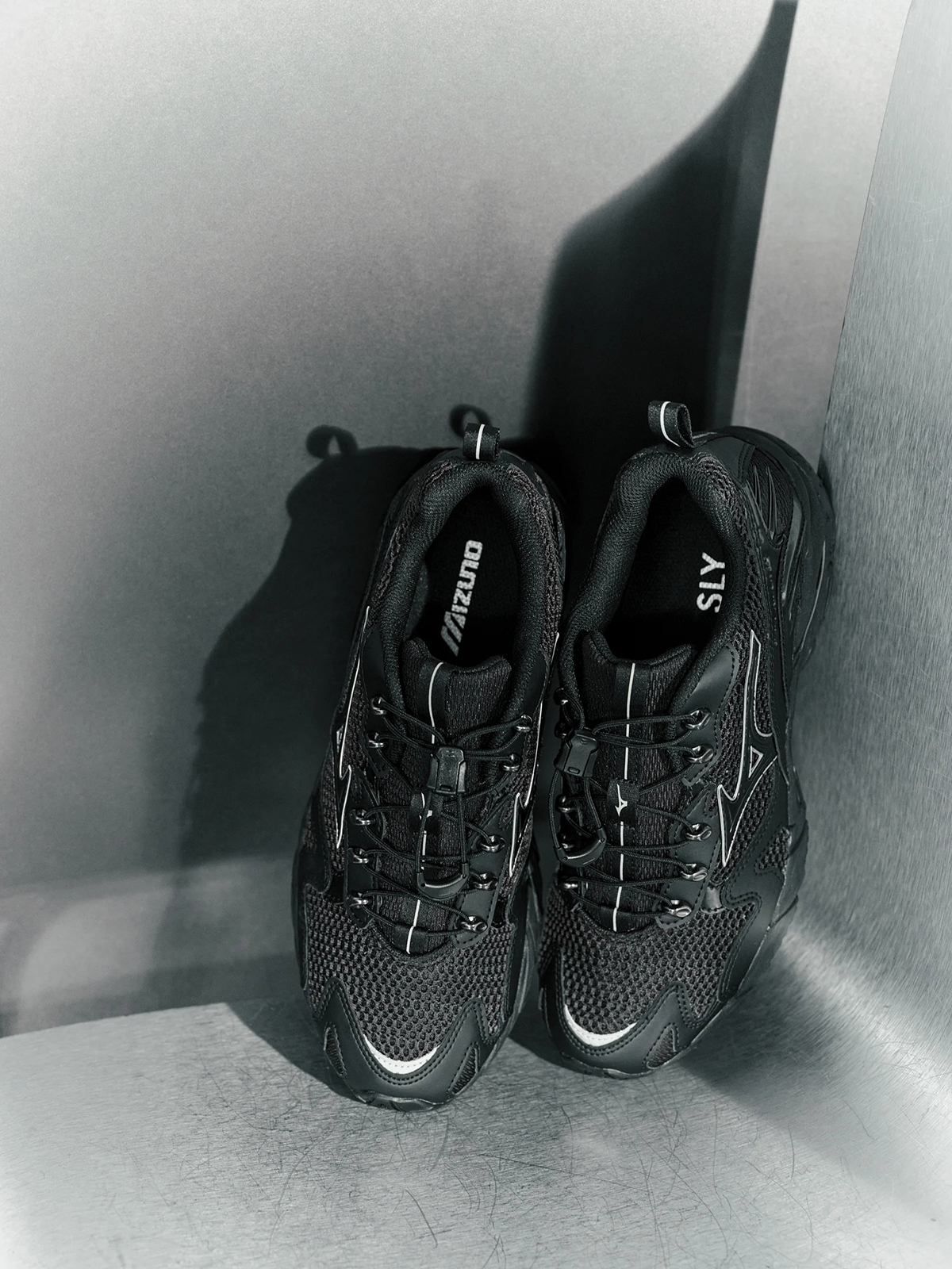 MIZUNO x SLY WAVE RIDER 10 SLY