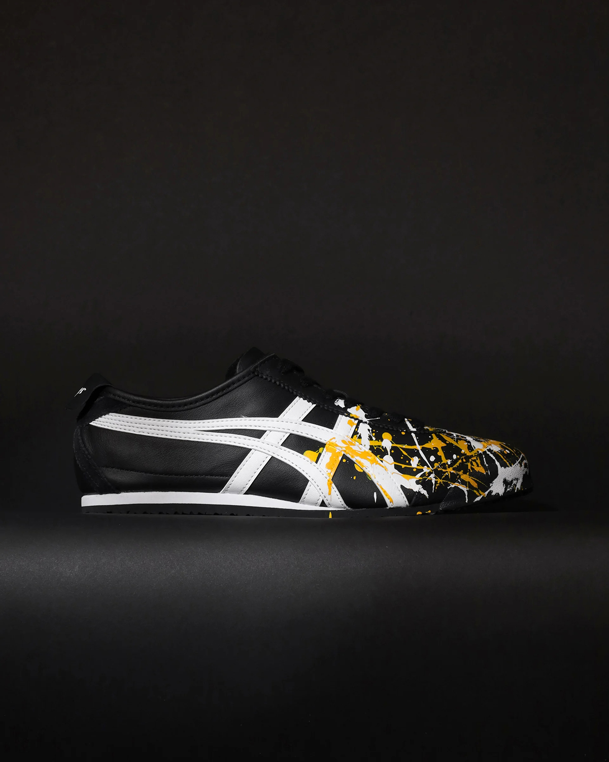 COMME des GARÇONS HOLIDAYS WITH Onitsuka Tiger