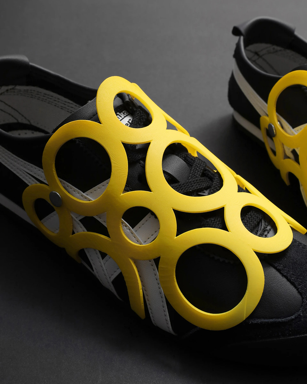 COMME des GARÇONS HOLIDAYS WITH Onitsuka Tiger