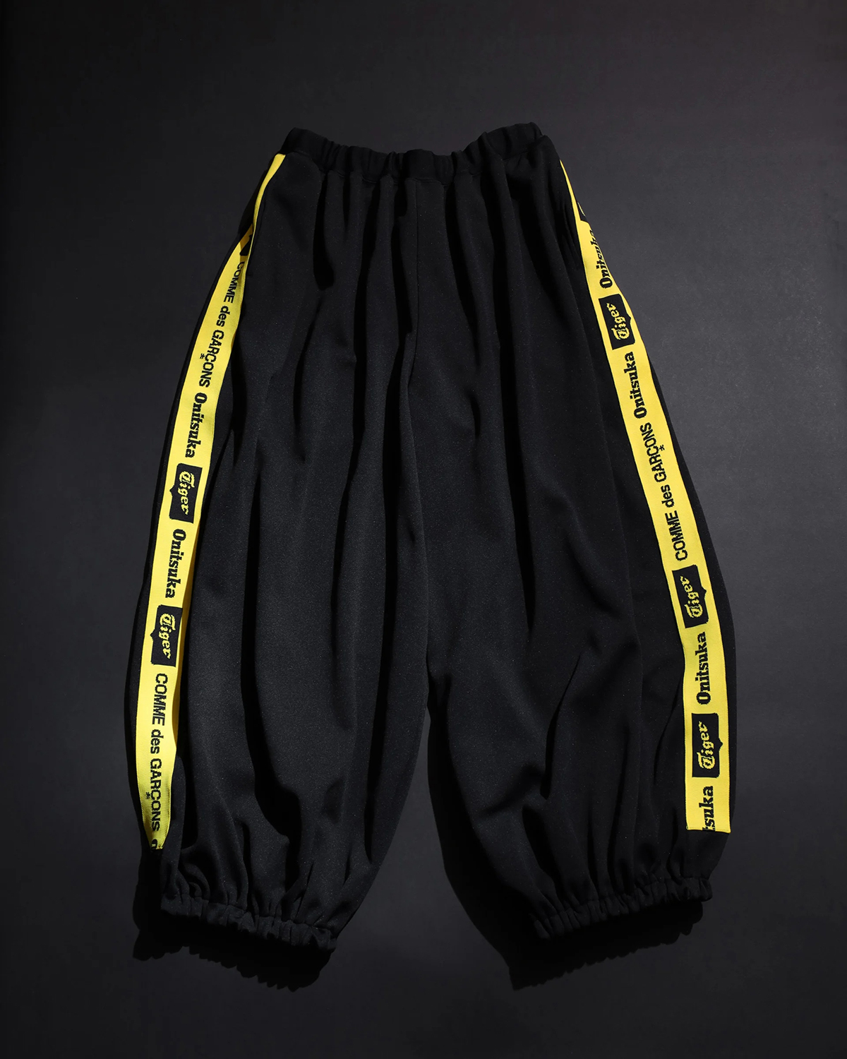 COMME des GARÇONS HOLIDAYS WITH Onitsuka Tiger