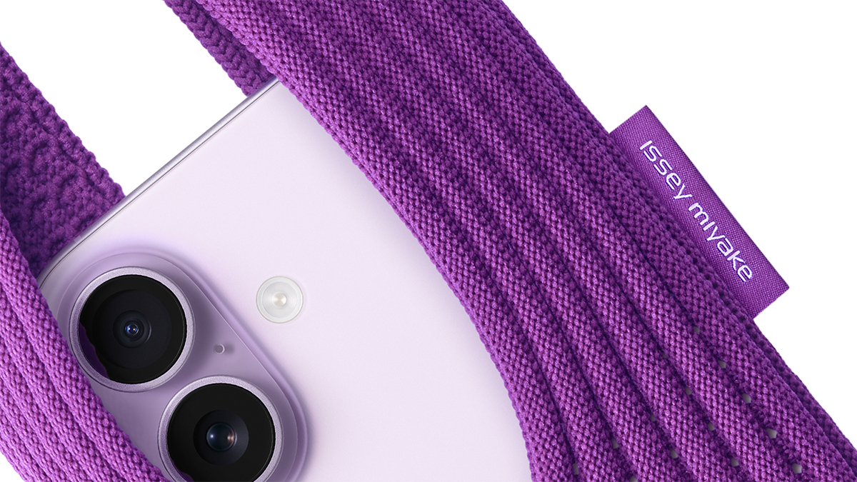 ISSEY MIYAKE x Apple iPhone Pocket