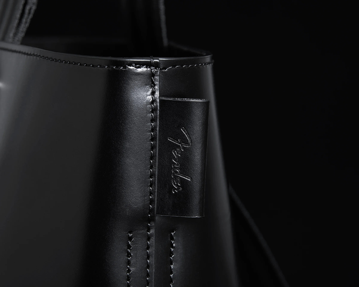 2025 Fender® Strapbag Leather