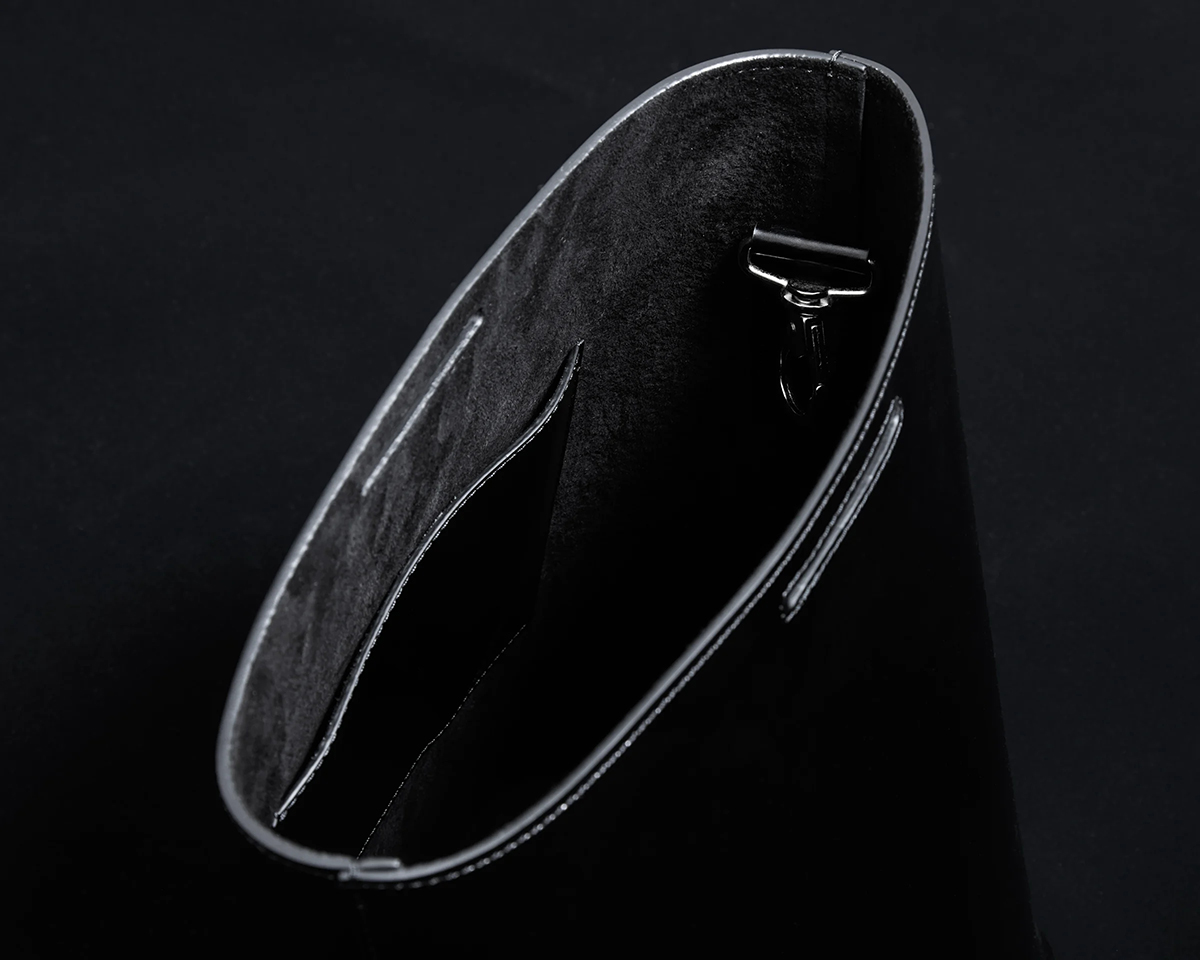2025 Fender® Strapbag Leather