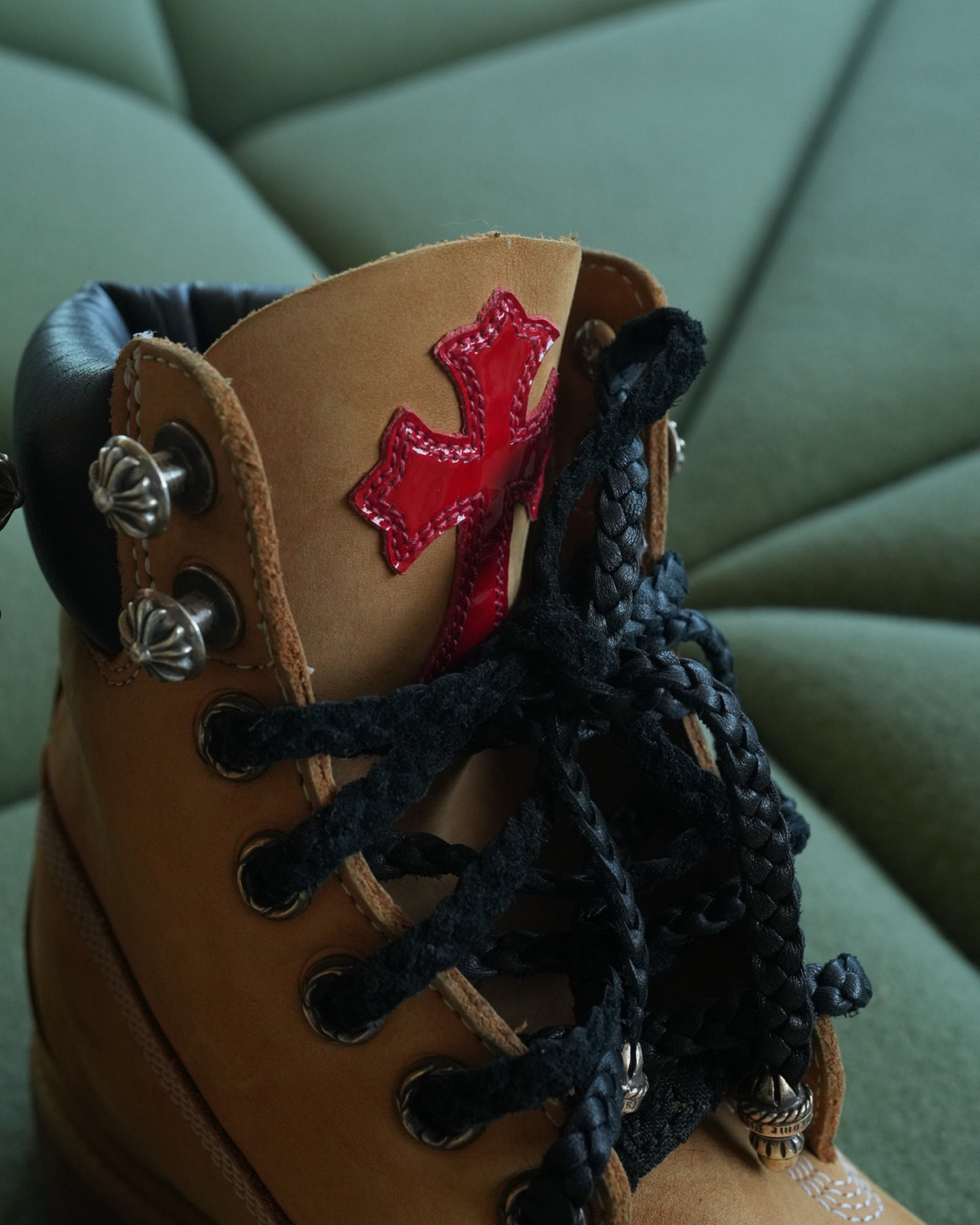 CHROME HEARTS x Timberland Red Patent Cross Patch 6 Inch Boots Beige