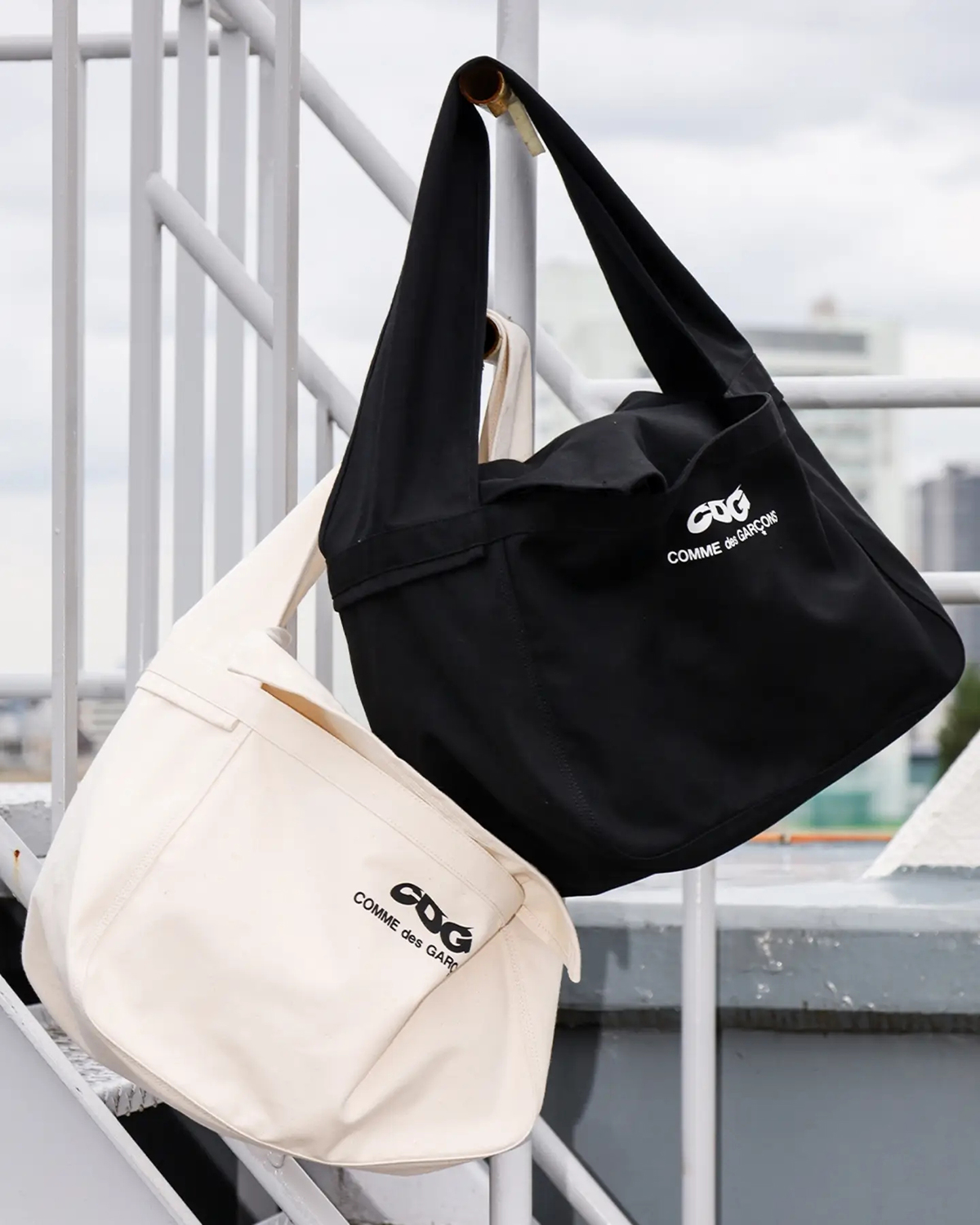 CDG COTTON CANVAS POSTMAN BAG WITH SMALL LOGO